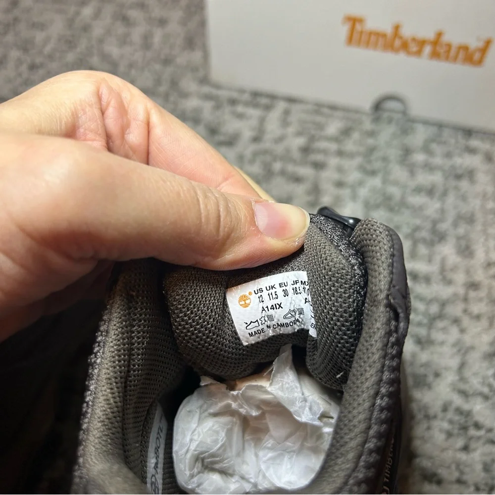 Timberland nwb dark